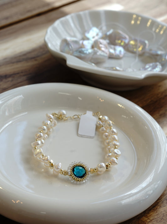 Victorian Elegance: Natural Freshwater Pearl with Blue Zircon Bracelet