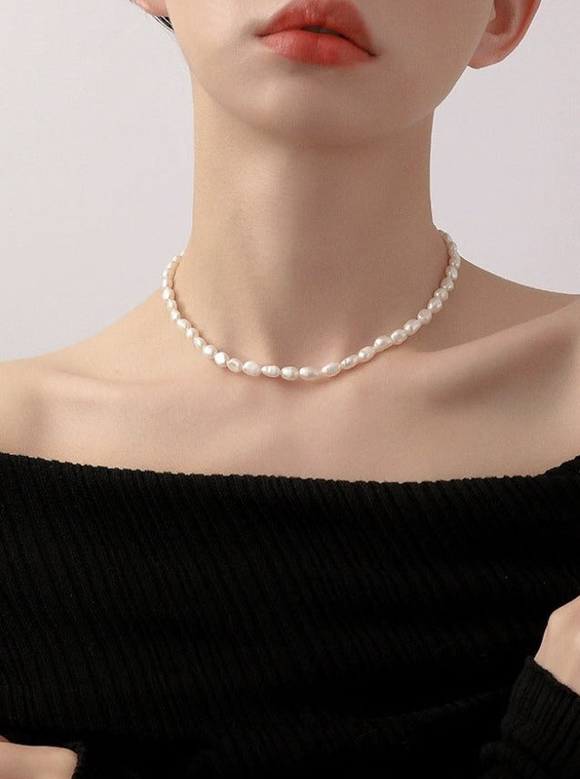 Graceful Curves: Baroque Natural Bun-Shaped Pearl Beads Choker Necklace