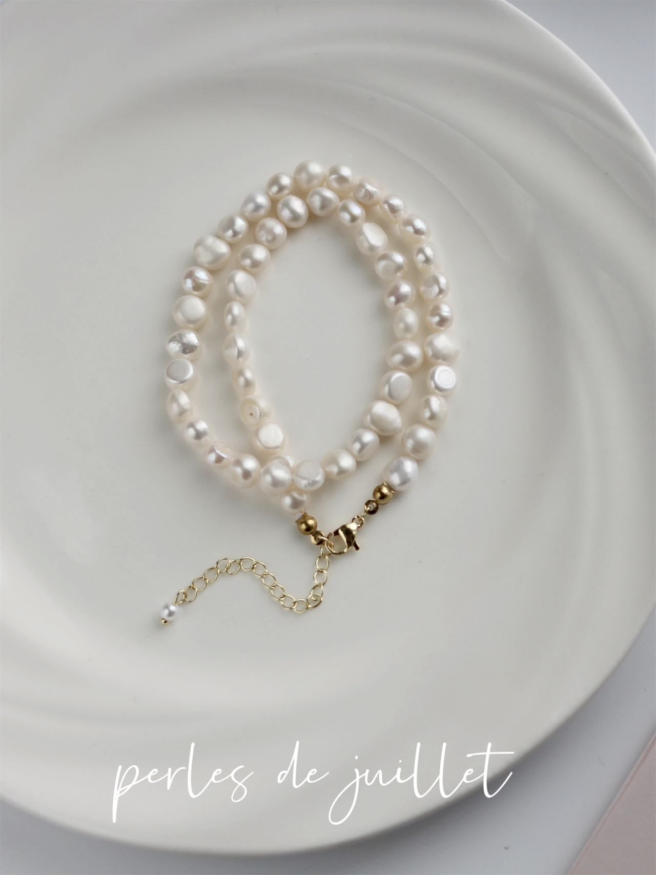 Graceful Curves: Baroque Natural Bun-Shaped Pearl Beads Choker Necklace