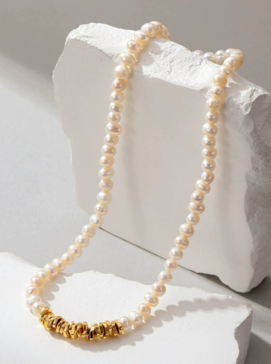 Dainty Radiance: Natural Freshwater Pearl Necklace with Small Gold-Plated Accents