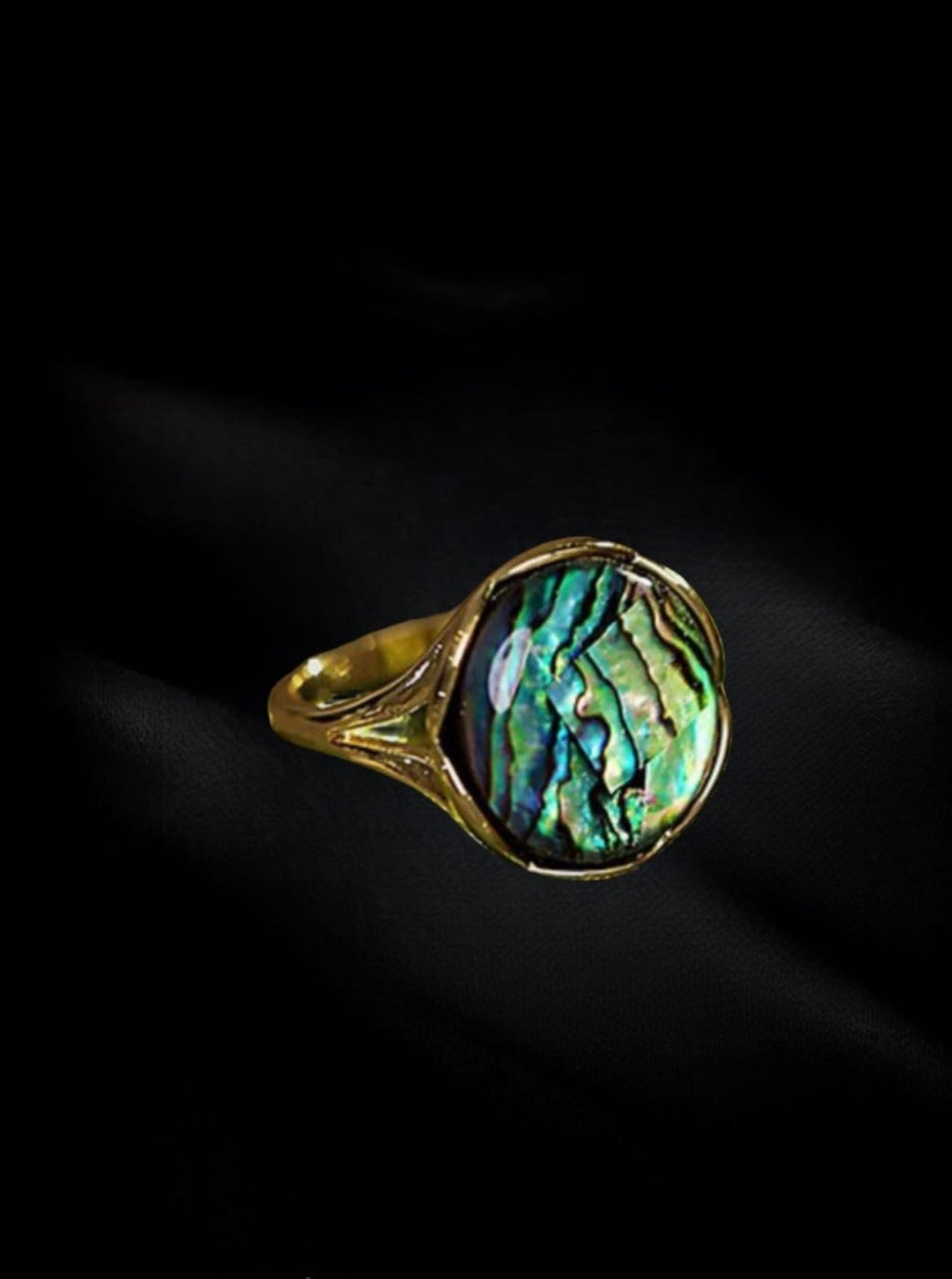 Midnight Radiance: Black Abalone Shell Adjustable Ring